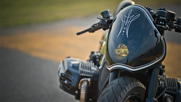Highway Fighter with striking wind shield