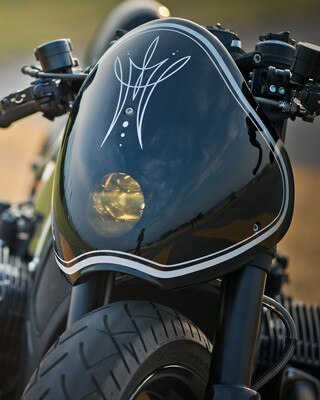 Highway Fighter with striking wind shield