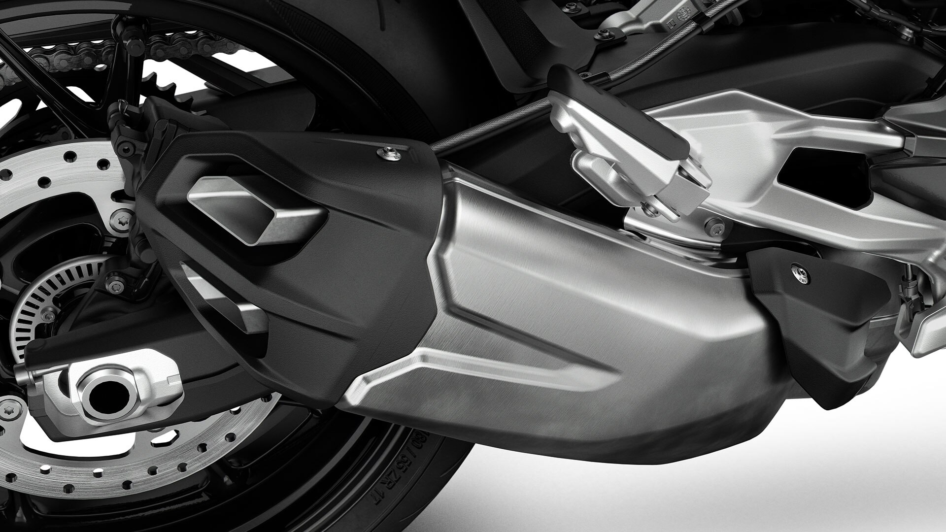The short exhaust underlines the dynamism of the F 900 R.