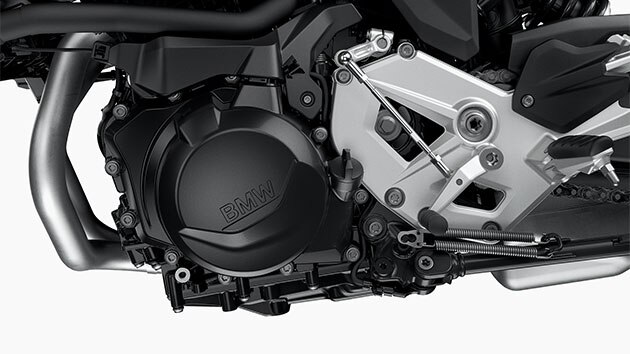 We see the engine of the F 900 R. It is the heart of the F 900 R and a guarantee of your riding enjoyment.