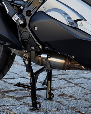 Caballete central optimizado de la C 650 Sport